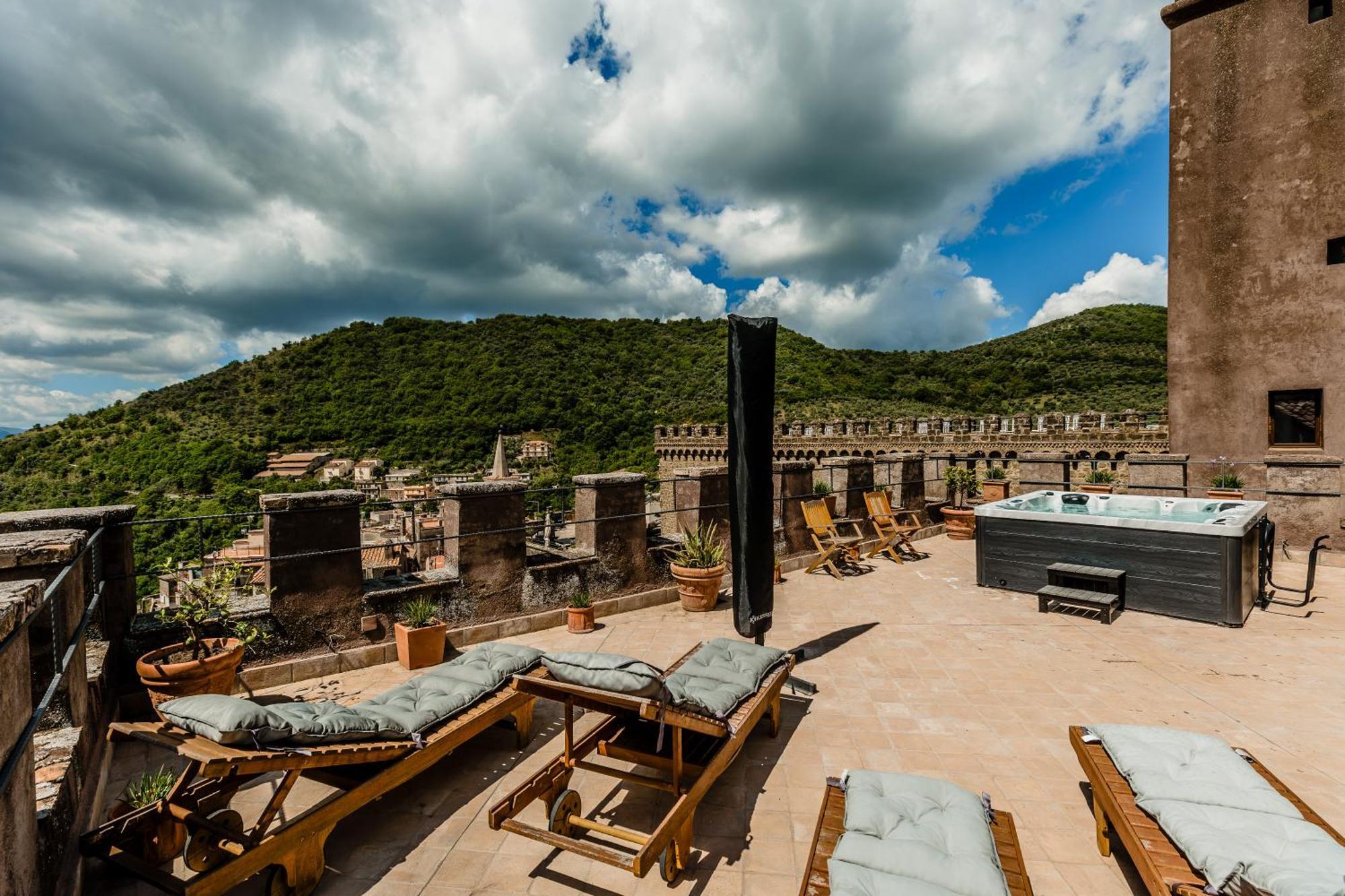 Hotel Castello Brancaccio San Gregorio da Sassola Exterior foto